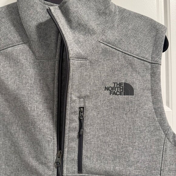 The North Face Men’s Vest — Silver with Pockets | Barely Worn, Excellent - Picture 3 of 7